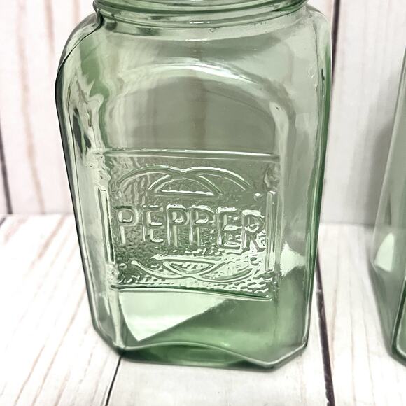 Vintage Green Glass Salt Pepper Shaker Embossed Design Art Deco Style Square - Picture 5 of 11